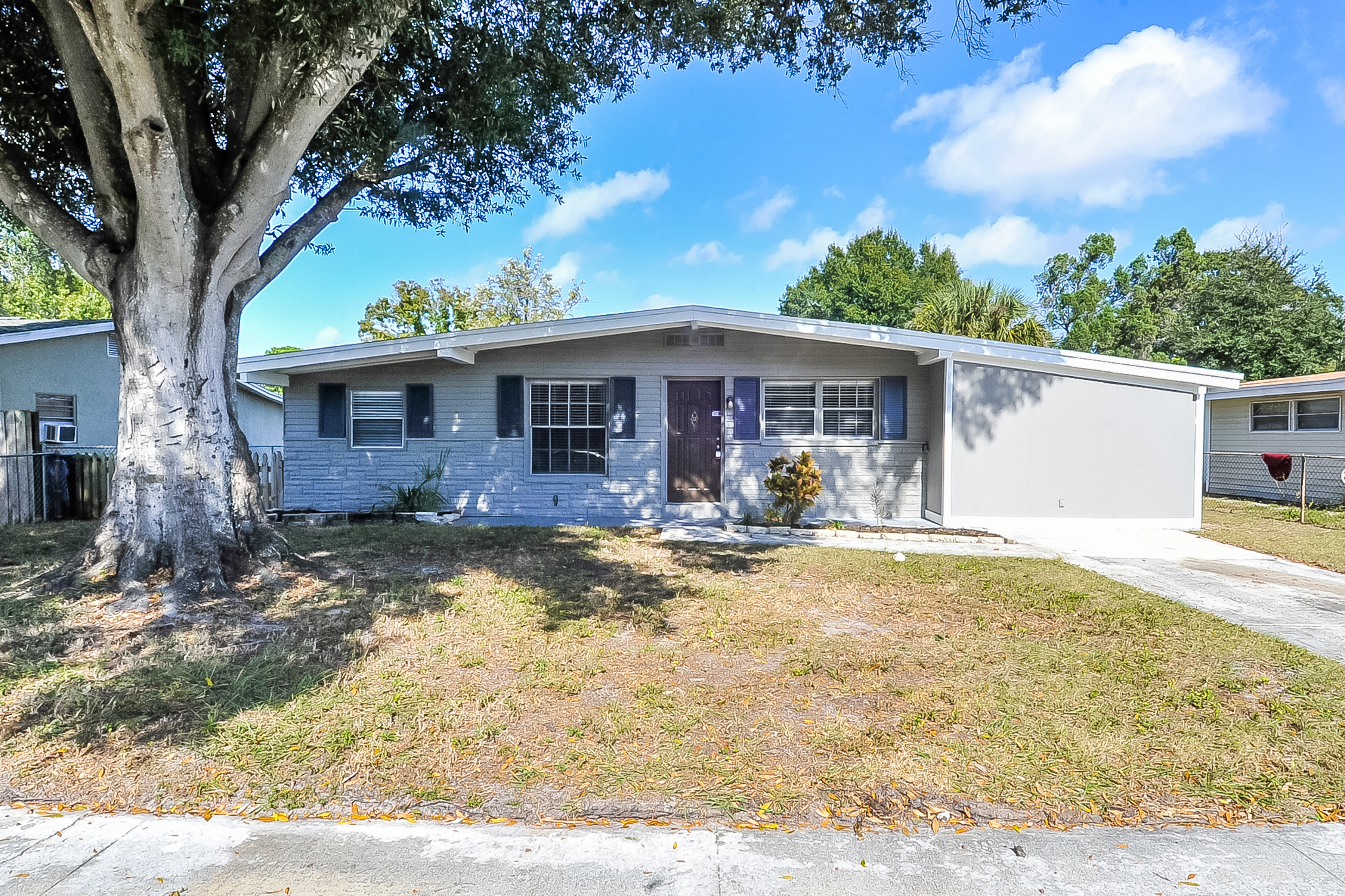4417 W Varn Ave Tampa, FL 33616